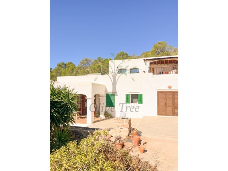 4 bedroom Flat for rent in Sant Antoni de Portmany - € 3,900 (Ref: 8769090)