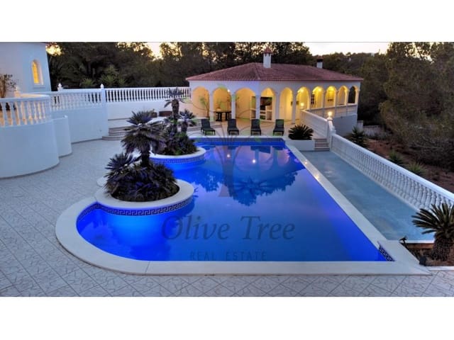 5 makuuhuone Huvila vuokrattavana paikassa Cala Bassa, San Jose / Sant Josep de Sa Talaia mukana uima-altaan 
autotalli - 13 500 € (Ref: 8786432)