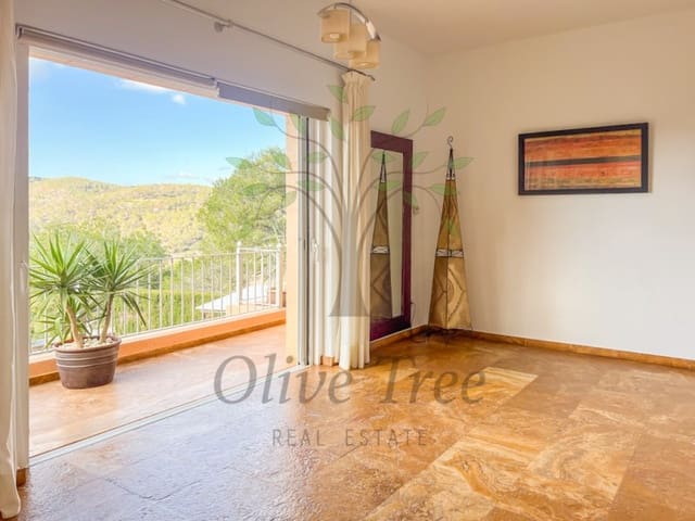 3 soverom Villa til salgs i Nuestra Señora de Jesus, Santa Eulalia / Santa Eularia med svømmebasseng garasje - € 2 595 000 (Ref: 8789647)