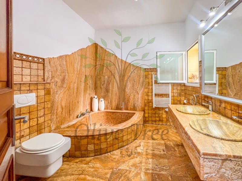 3 soverom Villa til salgs i Nuestra Senora de Jesus med svømmebasseng garasje - € 2 595 000 (Ref: 8789647)