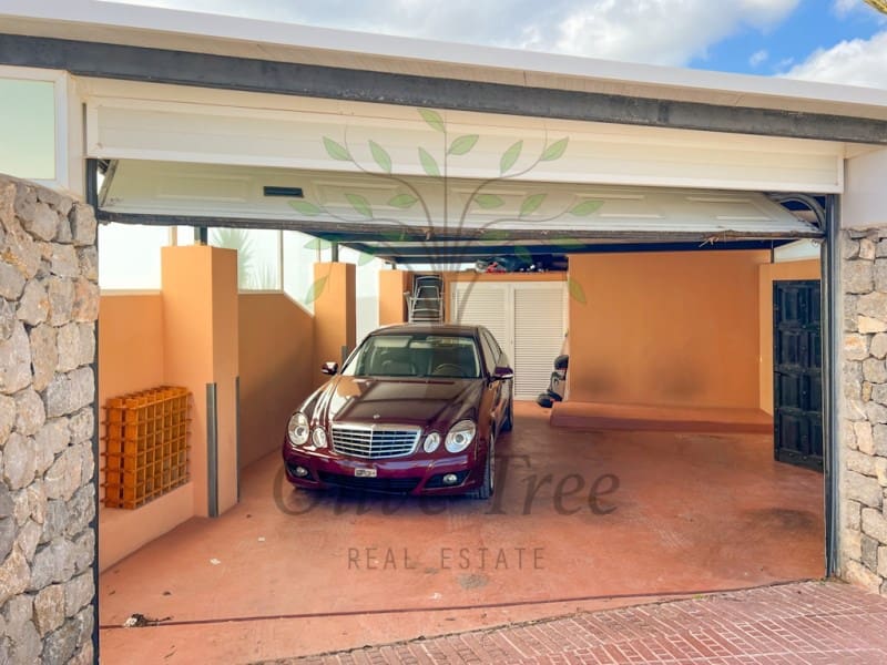 3 soverom Villa til salgs i Nuestra Senora de Jesus med svømmebasseng garasje - € 2 595 000 (Ref: 8789647)