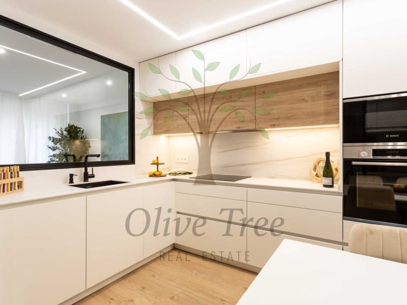 4 soveværelse Lejlighed til salg i Madrid by - € 1.850.000 (Ref: 8847863)