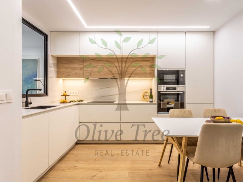 4 soveværelse Lejlighed til salg i Madrid by - € 1.850.000 (Ref: 8847863)