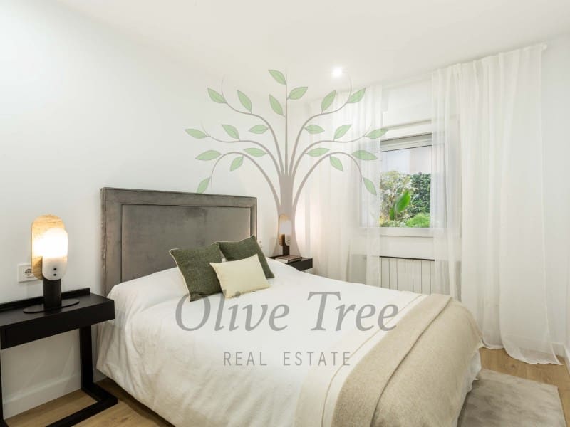 4 soveværelse Lejlighed til salg i Madrid by - € 1.850.000 (Ref: 8847863)