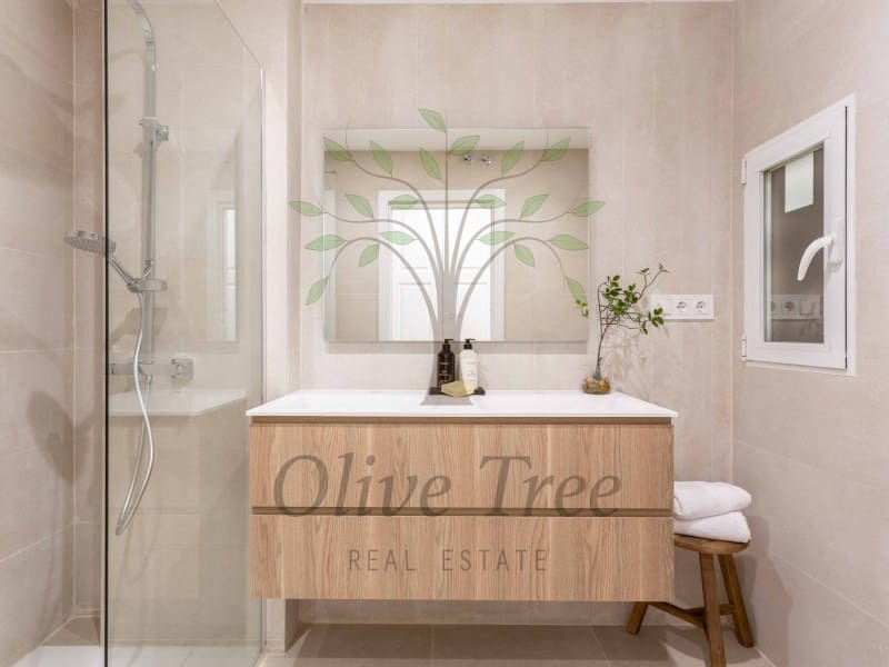 4 soveværelse Lejlighed til salg i Madrid by - € 1.850.000 (Ref: 8847863)