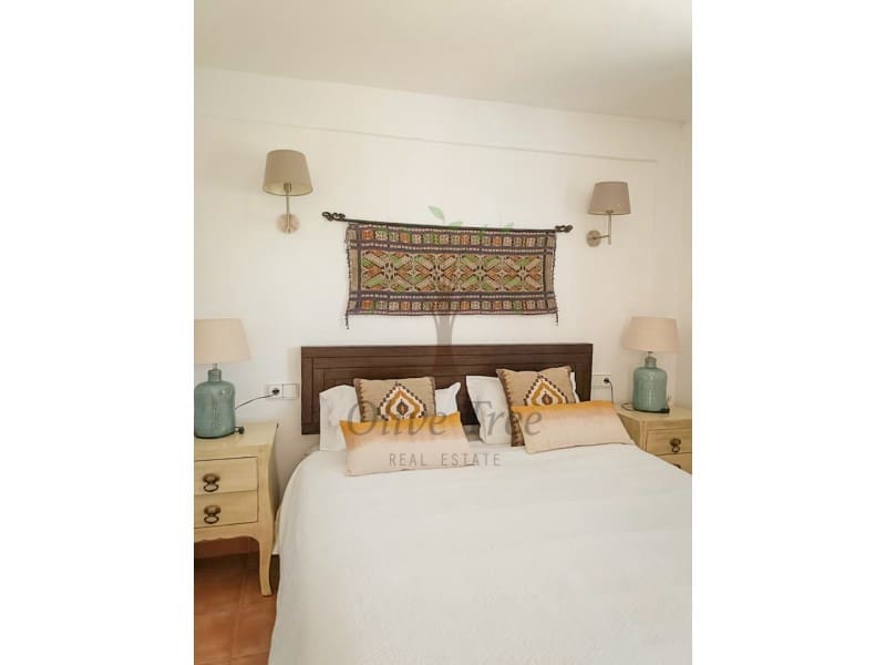 2 soverom Leilighet til leie i Cala Tarida med svømmebasseng - € 4 800 (Ref: 8869924)