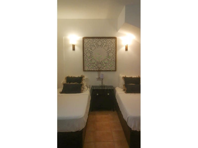 2 soverom Leilighet til leie i Cala Tarida med svømmebasseng - € 4 800 (Ref: 8869924)