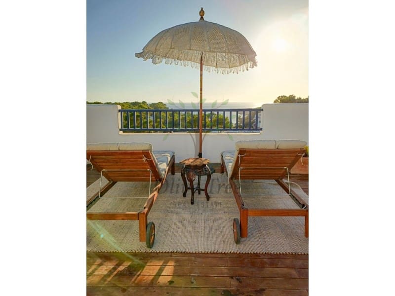 2 soverom Leilighet til leie i Cala Tarida med svømmebasseng - € 4 800 (Ref: 8869924)