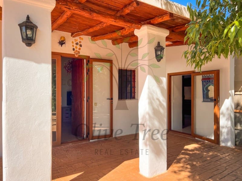 3 bedroom Villa for rent in Santa Eulalia / Santa Eularia with garage - € 3,000 (Ref: 8908150)