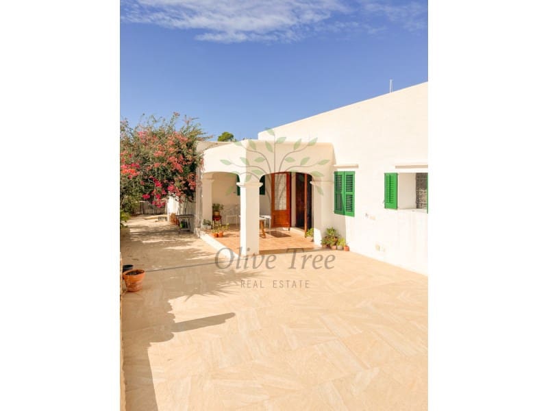 Villa/Maison de 4 chambres à louer à Sant Antoni de Portmany - 4 500 € (Ref: 8932515)