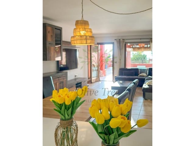 4 slaapkamer Halfvrijstaande villa te koop in Cala Molí, San Jose / Sant Josep de Sa Talaia met zwembad garage - € 1.400.000 (Ref: 9103373)