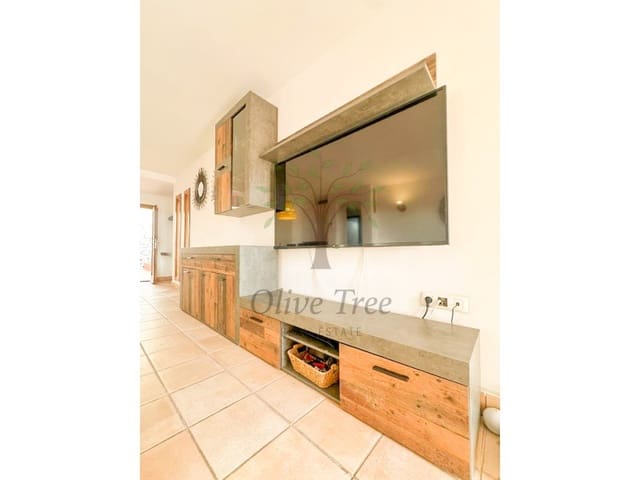 4 slaapkamer Halfvrijstaande villa te koop in Cala Molí, San Jose / Sant Josep de Sa Talaia met zwembad garage - € 1.400.000 (Ref: 9103373)