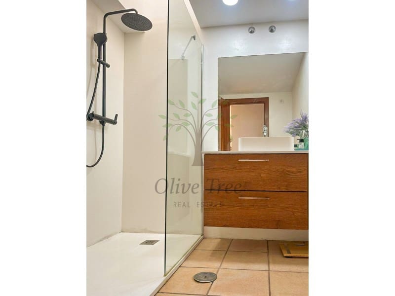 4 soveværelse Semi-Rækkehus til salg i Cala Moli med swimmingpool garage - € 1.200.000 (Ref: 9103373)