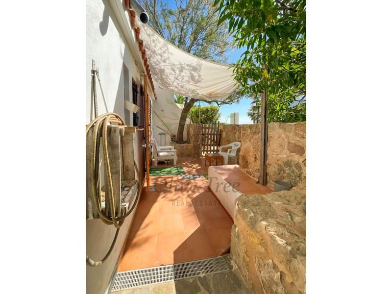 5 soveværelse Semi-Rækkehus til salg i Cala Tarida med swimmingpool garage - € 965.000 (Ref: 9110673)