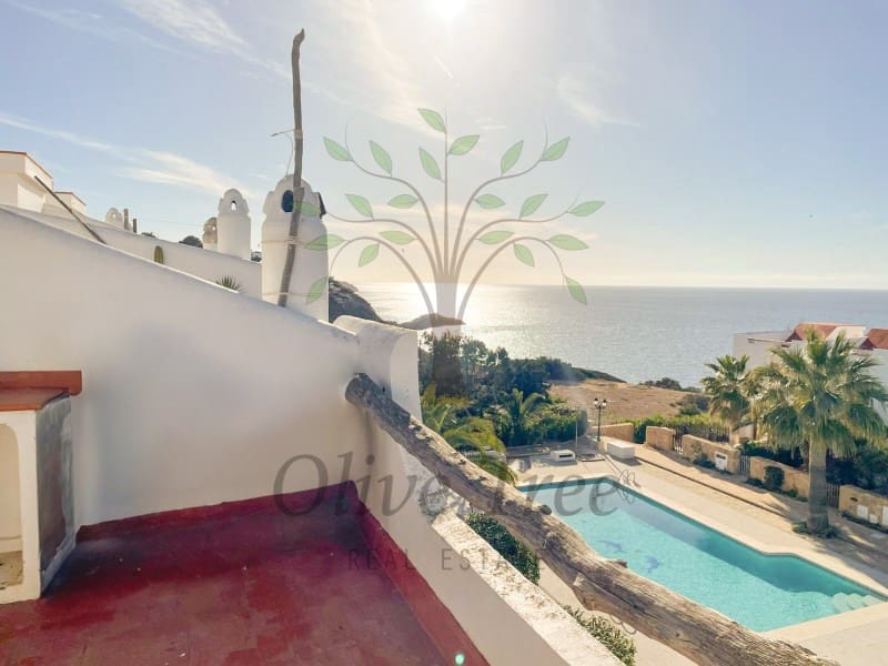 5 soveværelse Semi-Rækkehus til salg i Cala Tarida med swimmingpool garage - € 965.000 (Ref: 9110673)