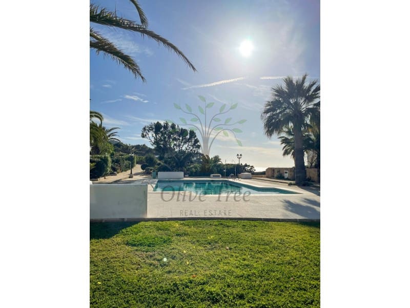 5 soveværelse Semi-Rækkehus til salg i Cala Tarida med swimmingpool garage - € 965.000 (Ref: 9110673)