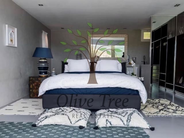 1 soveværelse Lejlighed til salg i Roca Llisa, Santa Eulalia / Santa Eularia med garage - € 1.295.000 (Ref: 9321759)