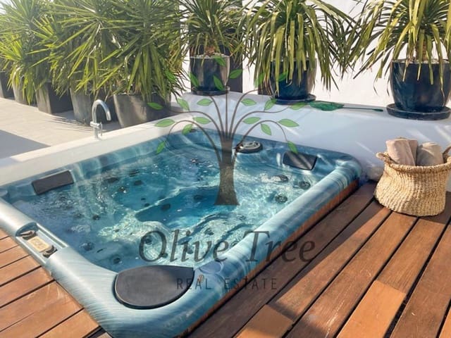 1 soveværelse Lejlighed til salg i Roca Llisa, Santa Eulalia / Santa Eularia med garage - € 1.295.000 (Ref: 9321759)