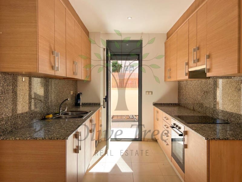 4 slaapkamer Appartement te huur in Ibiza dorp - € 4.000 (Ref: 9349370)