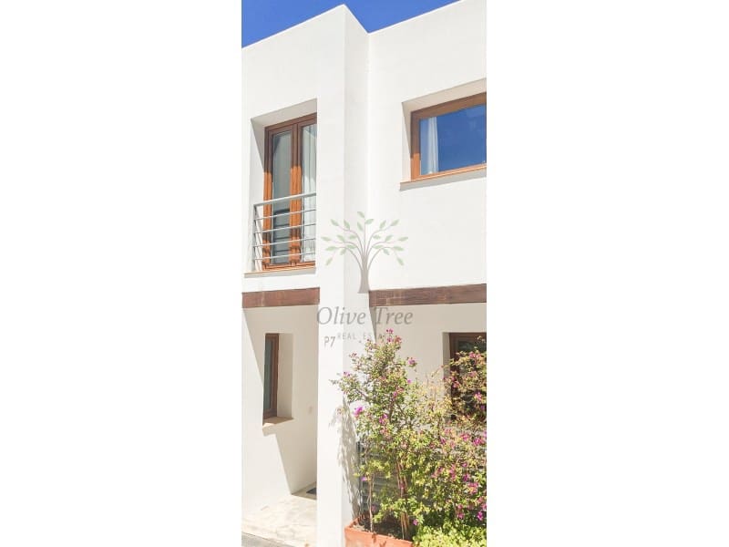 3 bedroom Townhouse for rent in Cala Llonga - € 3,800 (Ref: 9528394)
