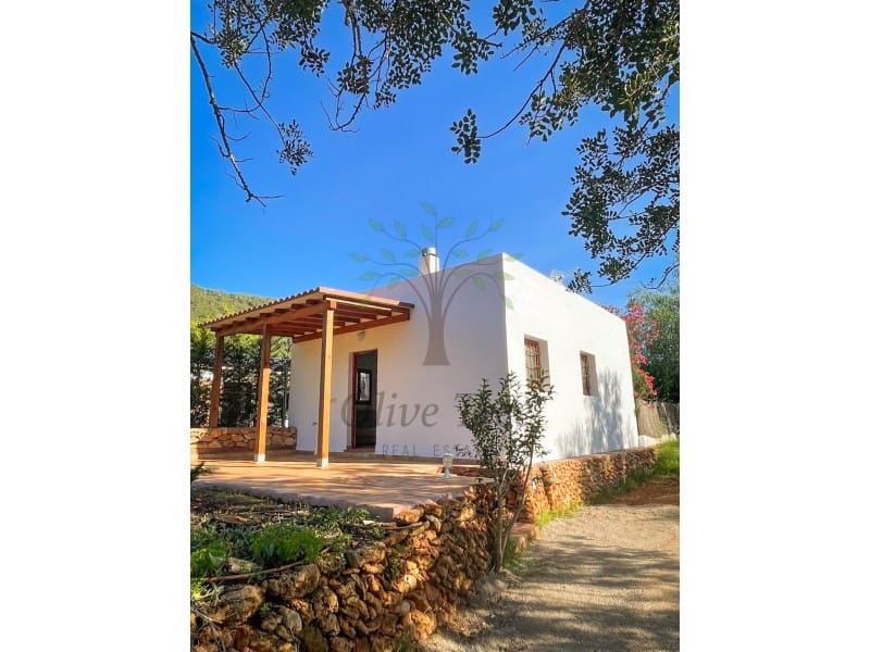 1 bedroom Studio for rent in Sant Joan de Labritja with garage - € 2,100 (Ref: 9547916)