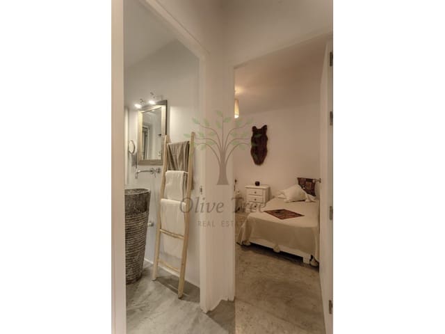 3 bedroom Apartment for rent in Cap Martinet, Ibiza / Eivissa town - € 3,700 (Ref: 9551801)