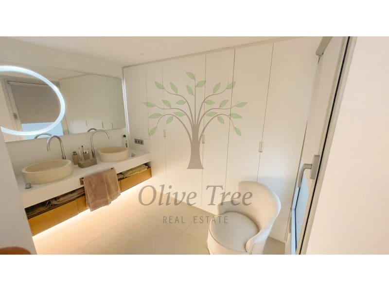 4 bedroom Apartment for sale in Ibiza / Eivissa town with pool - € 1,300,000 (Ref: 9670370)