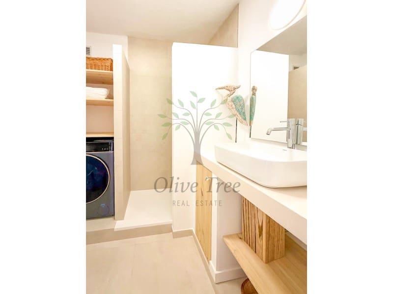 2 soverom Leilighet til leie i Cala Tarida - € 3 000 (Ref: 9674097)