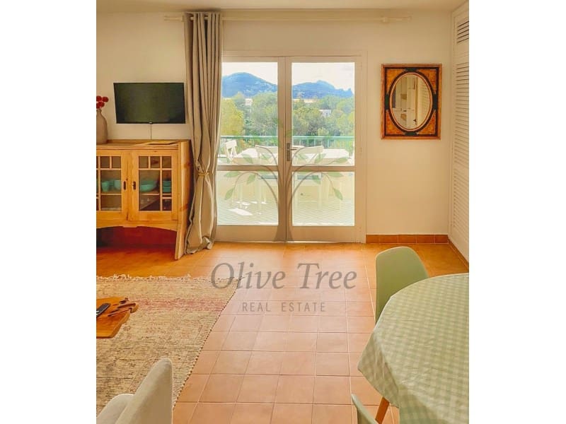 2 soverom Leilighet til leie i Cala Tarida - € 3 000 (Ref: 9674097)