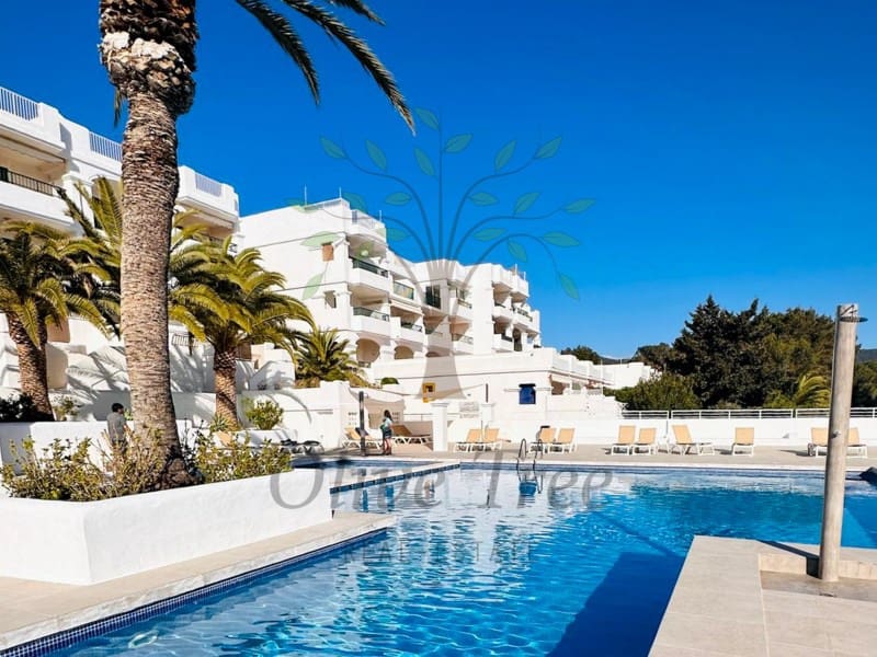 2 soverom Leilighet til leie i Cala Tarida - € 3 000 (Ref: 9674097)