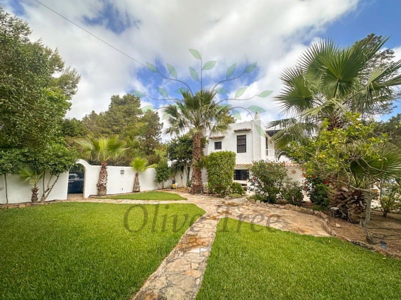 4 bedroom Finca/Country House for rent in Port des Torrent with pool garage - € 12,000 (Ref: 9899401)