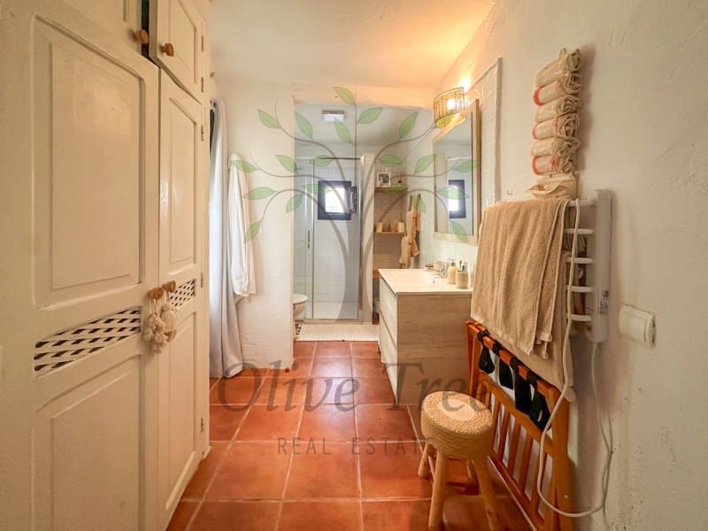 4 bedroom Finca/Country House for rent in Port des Torrent with pool garage - € 12,000 (Ref: 9899401)