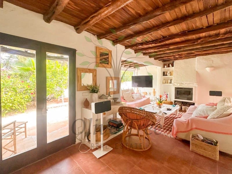4 bedroom Finca/Country House for rent in Port des Torrent with pool garage - € 12,000 (Ref: 9899401)
