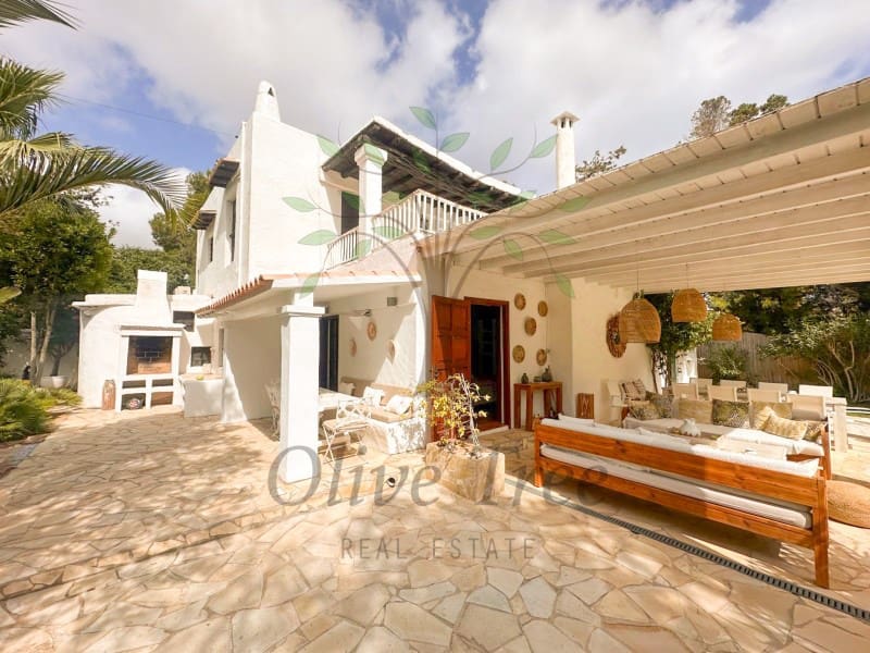 4 bedroom Finca/Country House for rent in Port des Torrent with pool garage - € 12,000 (Ref: 9899401)