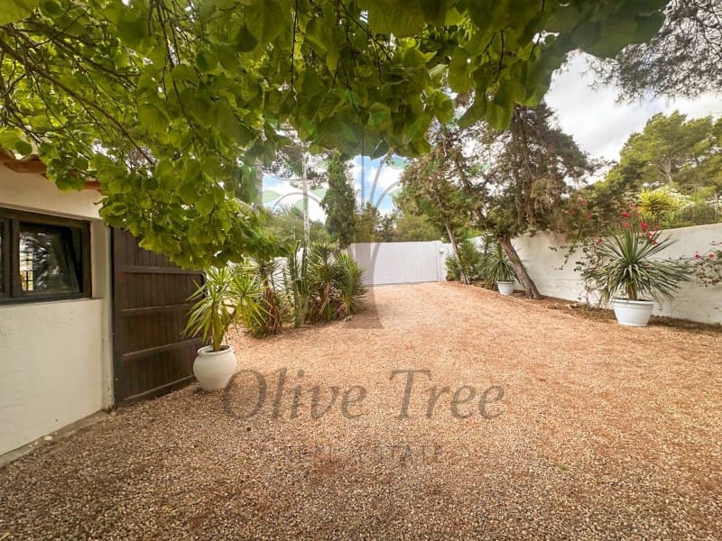 4 bedroom Finca/Country House for rent in Port des Torrent with pool garage - € 12,000 (Ref: 9899401)
