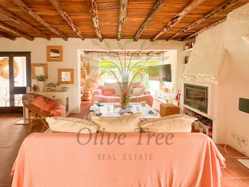 4 bedroom Finca/Country House for rent in Port des Torrent with pool garage - € 12,000 (Ref: 9899401)