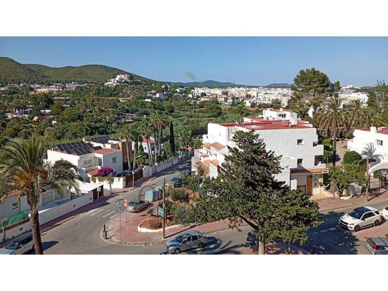 3 bedroom Apartment for sale in La Siesta - € 470,000 (Ref: 9933917)