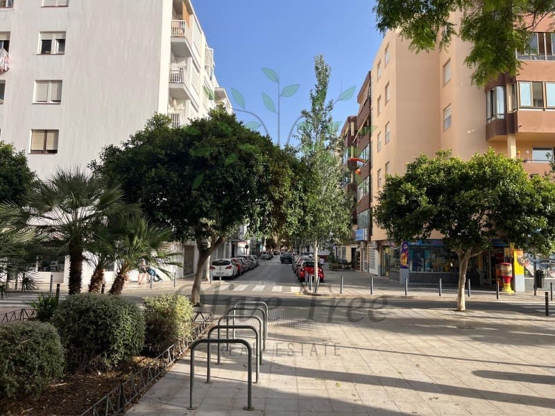 Kaupallinen vuokrattavana paikassa Ibiza kaupunki - 1 200 € (Ref: 9965013)