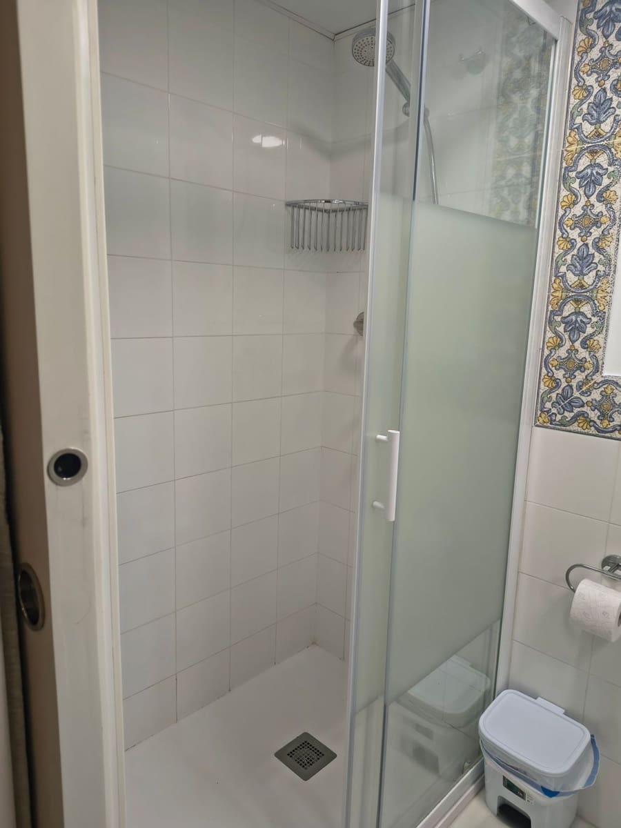 1 slaapkamer Appartement te huur in Sevilla stad met garage - € 900 (Ref: 10078946)