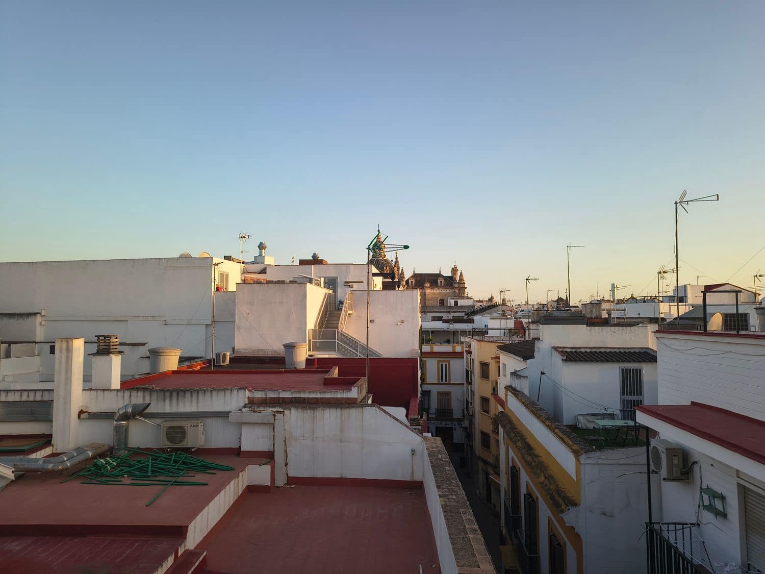 1 slaapkamer Appartement te huur in Sevilla stad met garage - € 900 (Ref: 10078946)