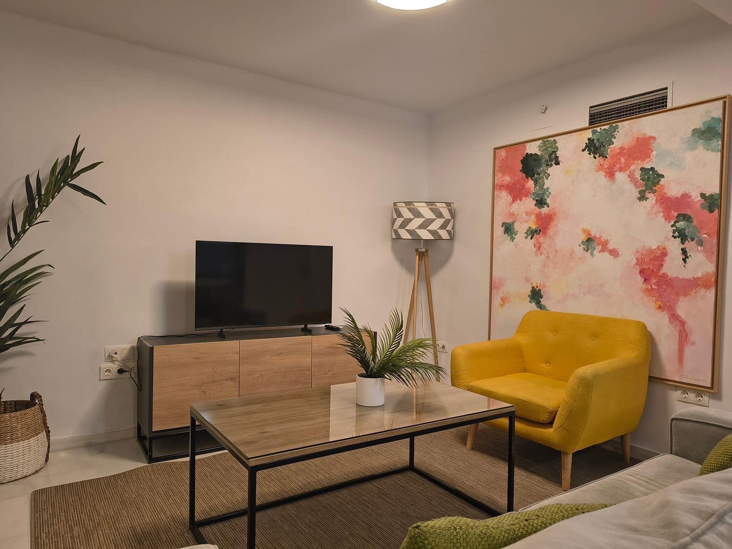 1 slaapkamer Appartement te huur in Sevilla stad met garage - € 900 (Ref: 10078946)