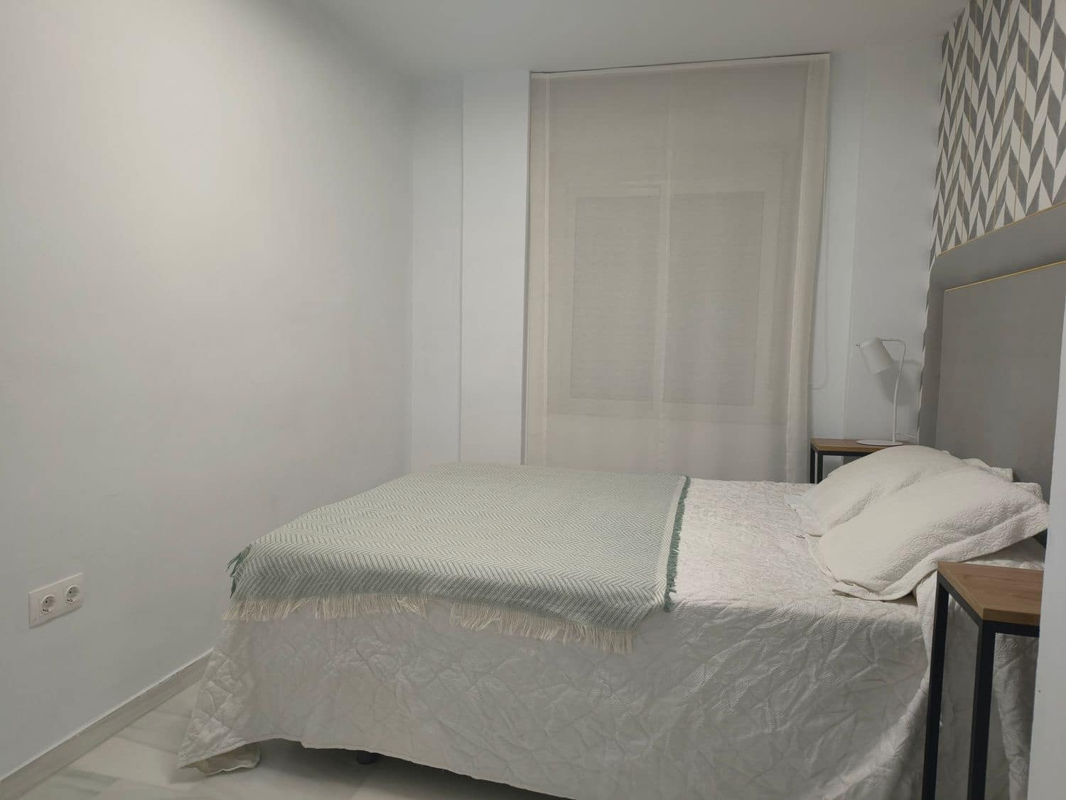 1 slaapkamer Appartement te huur in Sevilla stad met garage - € 900 (Ref: 10078946)