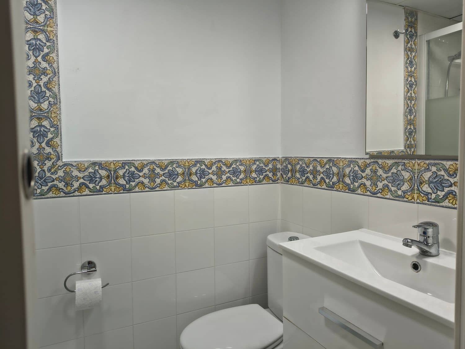 1 slaapkamer Appartement te huur in Sevilla stad met garage - € 900 (Ref: 10078946)