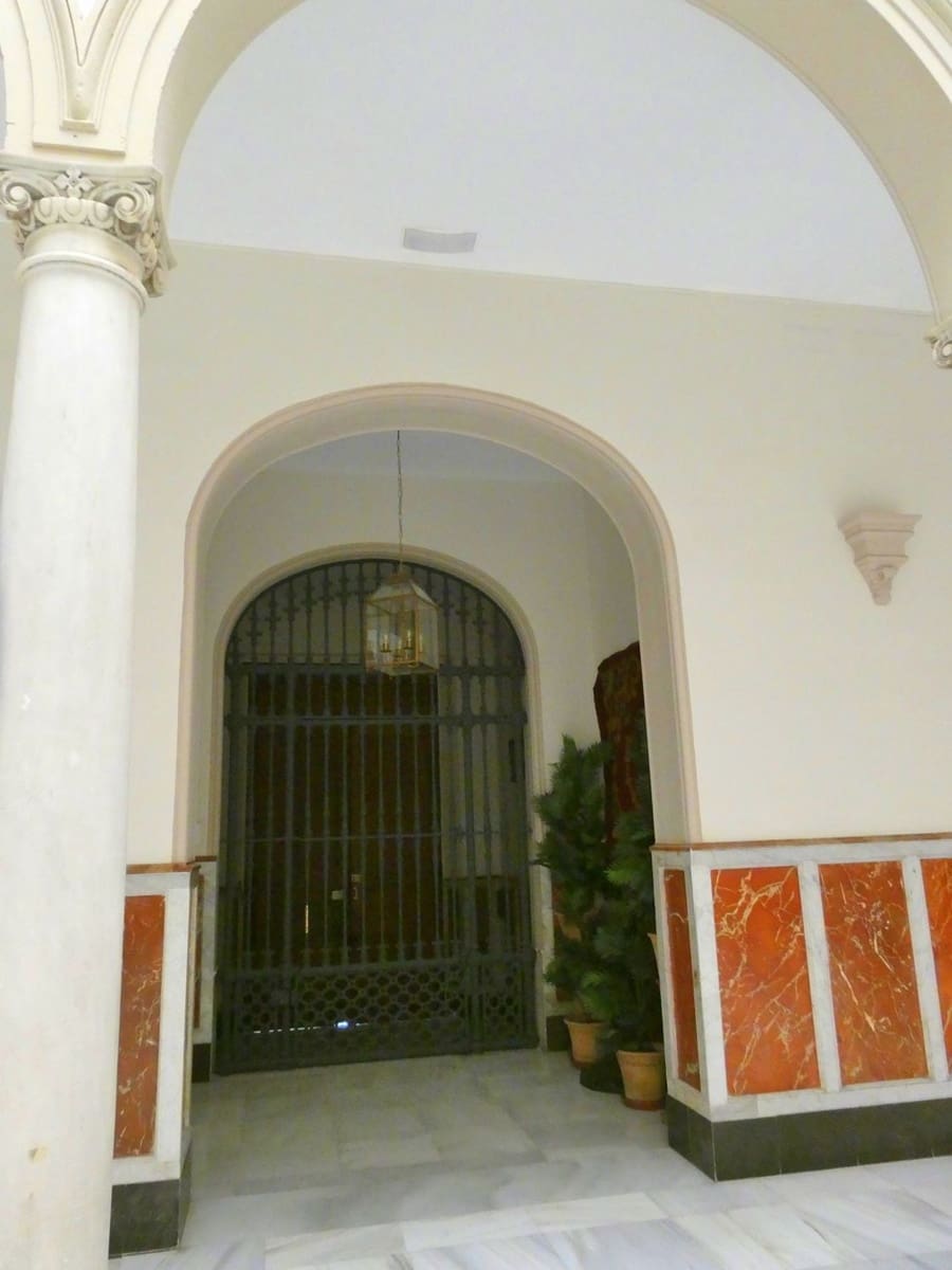 2 Zimmer Apartment zu verkaufen in Sevilla Stadt mit Pool Garage - 400.000 € (Ref: 10078948)