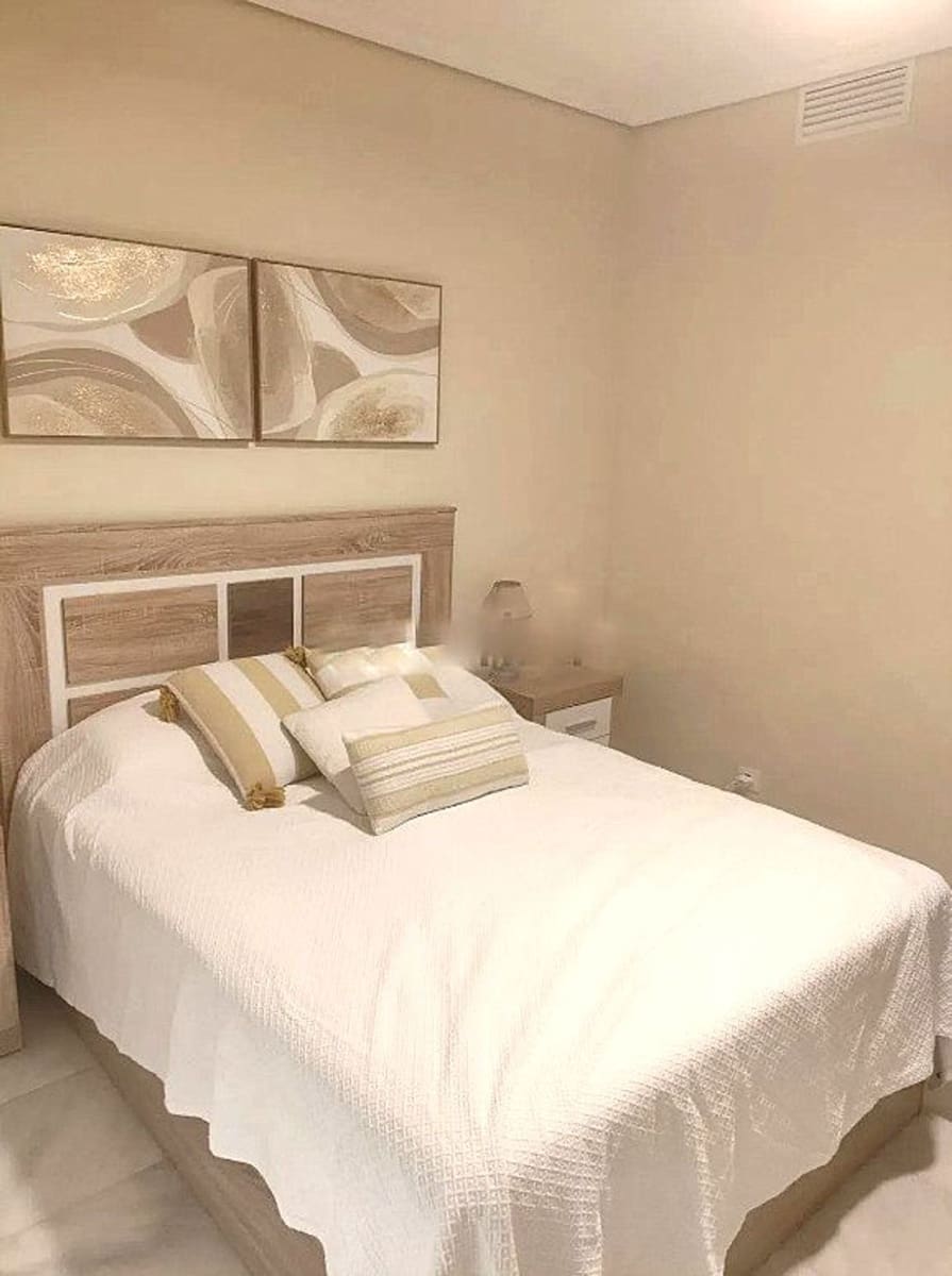 1 sovrum Lägenhet till salu i Sevilla stad med garage - 389 900 € (Ref: 10127612)