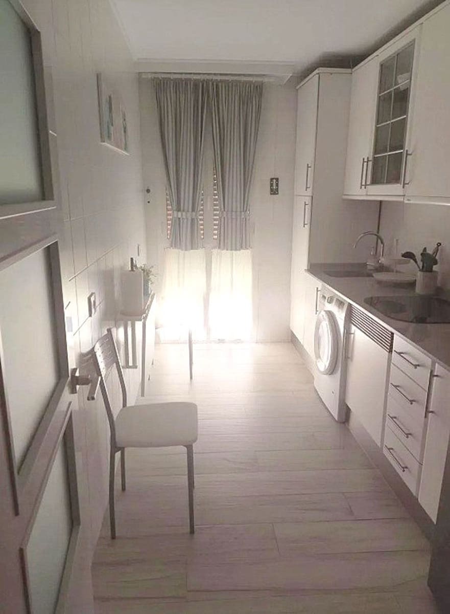 1 sovrum Lägenhet till salu i Sevilla stad med garage - 389 900 € (Ref: 10127612)