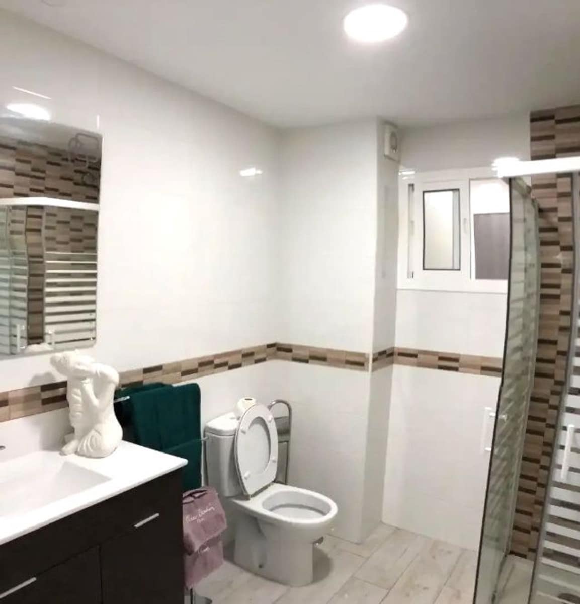 3 bedroom Apartment for sale in Seville city with garage - € 299,999 (Ref: 10135564)