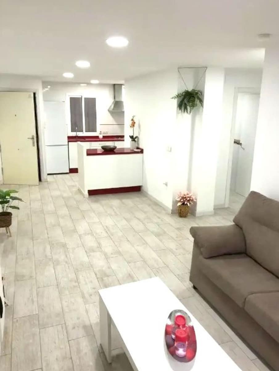 3 bedroom Apartment for sale in Seville city with garage - € 299,999 (Ref: 10135564)