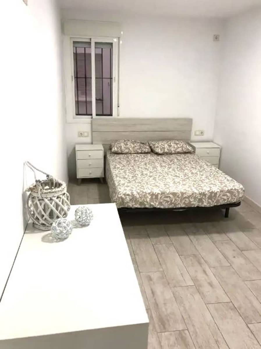 3 bedroom Apartment for sale in Seville city with garage - € 299,999 (Ref: 10135564)