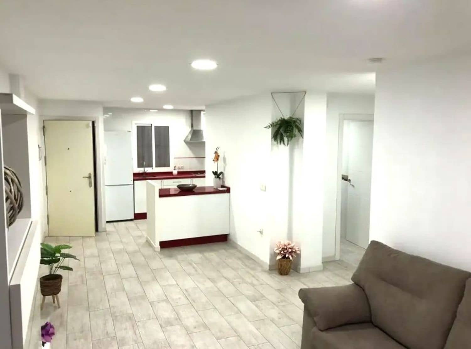 3 bedroom Apartment for sale in Seville city with garage - € 299,999 (Ref: 10135564)